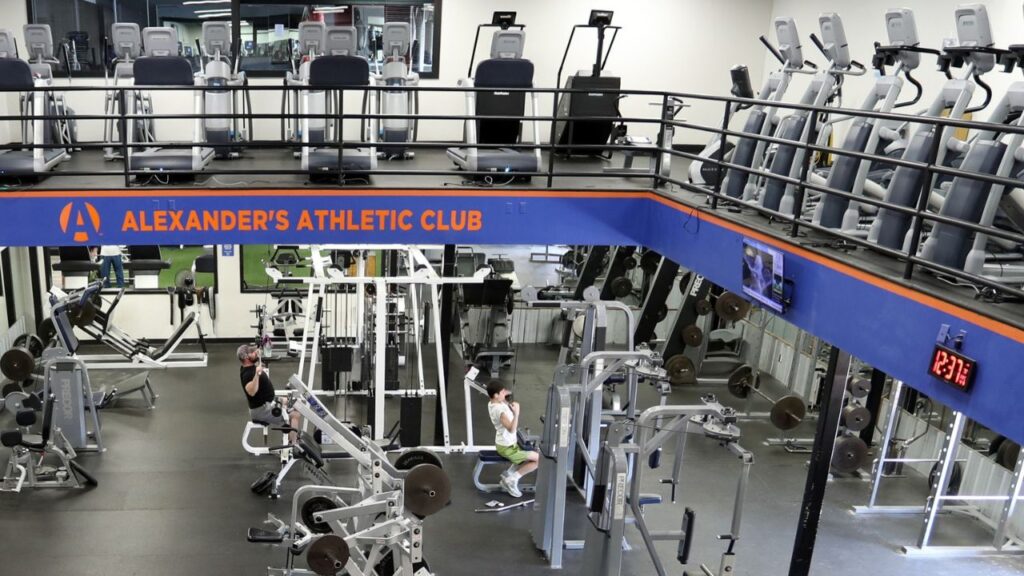Alexanders-Athletic-Club-fitness-gym-near-me-Blawnox-PA-weight-room-cardio-floor-upstairs
